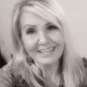 Meet your Posher, Michele